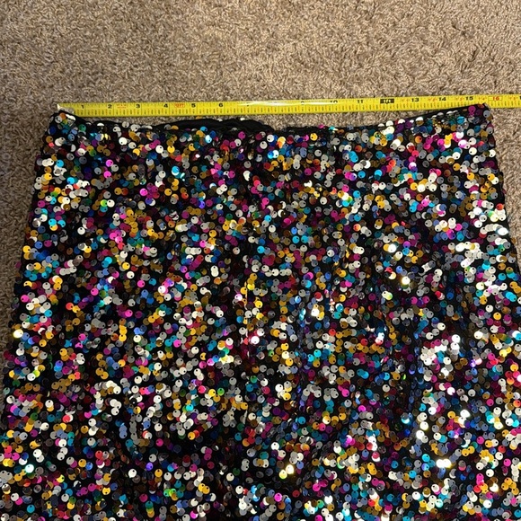 Sparkle and shine in this Bright Disco Sequin SHEIN Skirt Sz OXL - Picture 3 of 6